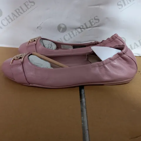 PAIR OF BOXED TOMMY HILFIGER LEATHER BALLERINA SHOES SIZE 38