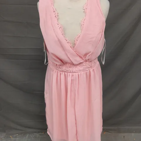 VILA VNECK LACE MINI DRESS IN SILVER PINK SIZE 12