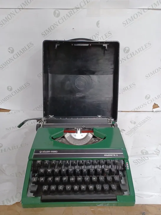 SILVER REED SILVERETTE II TYPEWRITER 