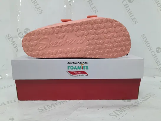 BOXED SKECHERS FOAMIES OPEN TOE SANDALS IN CORAL SIZE 6