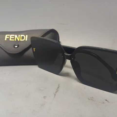 FENDI SQUARE GLASSES IN BLACK