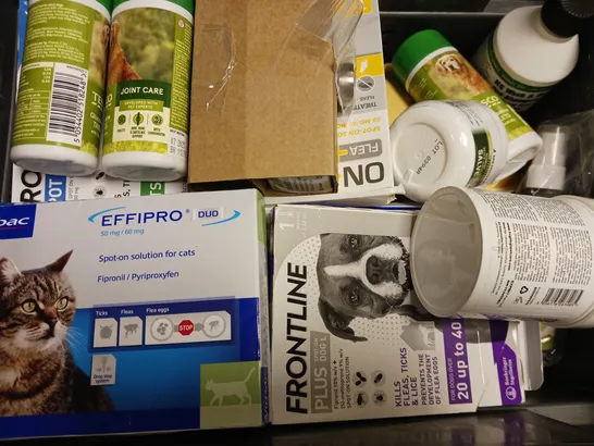 BOX OF APPROXIMATELY 20 ASSORTED PET SUPPLIES TO INCLUDE - PEDIGREE DENTASTIX , KG PET SPRAY CHEMICAL FREE , TESCO GLUCOSAMINE TABLETS ETC