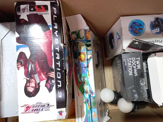 BOX OF APPROXIMATELY 10 ASSORTED PLAYSTATION ITEMS TO INCUDE POWERA CHARGING DOCK (PS4), CALL OF DUTY BLACK OPS II (PS3), ROCKSMITH (PS3), ETC