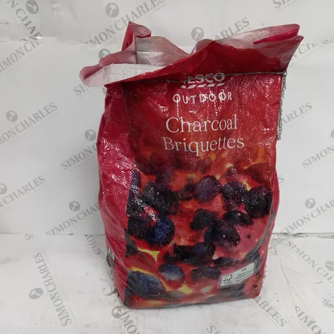 OUTDOOR CHARCOAL BRIQUETTES - 8kg