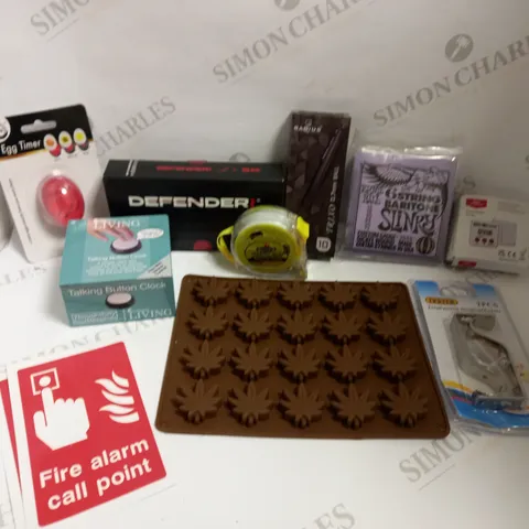 BOX OF APPROX 10 HOUSEHOLD ITEMS TO INCLUDE TALKING BUTTON CLOCK, EGG TIMER AND GUITAR STRINGS