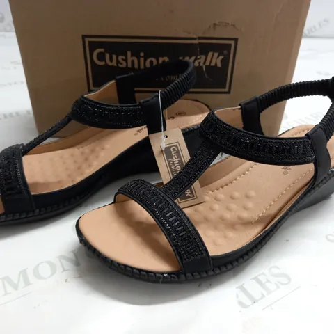 CUSHION WALK BLACK STRAPPY SHOES - 6