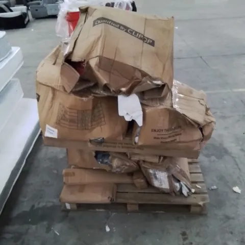 A PALLET OF VARIOUS FURNITURE PARTS AND CUSHIONS (MOSTLY CHAIRS)