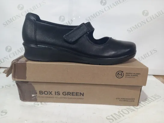 BOXED PAIR OF CLARKS HOPE HENLEY LEATHER SHOES IN BLACK UK SIZE 5.5