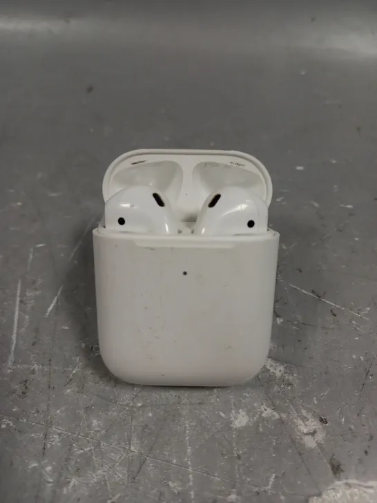 APPLE AIRPODS WITH CHARGING CASE - A1938