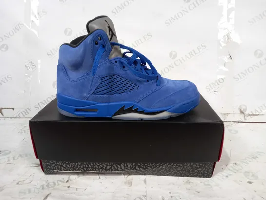 BOXED PAIR OF NIKE AIR JORDAN SHOES IN BLUE SIZE UNSPECIFIED