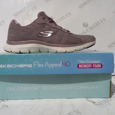 BOXED PAIR OF SKECHERS FLEX APPEAL 4.0 TRAINERS IN MAUVE UK SIZE 4
