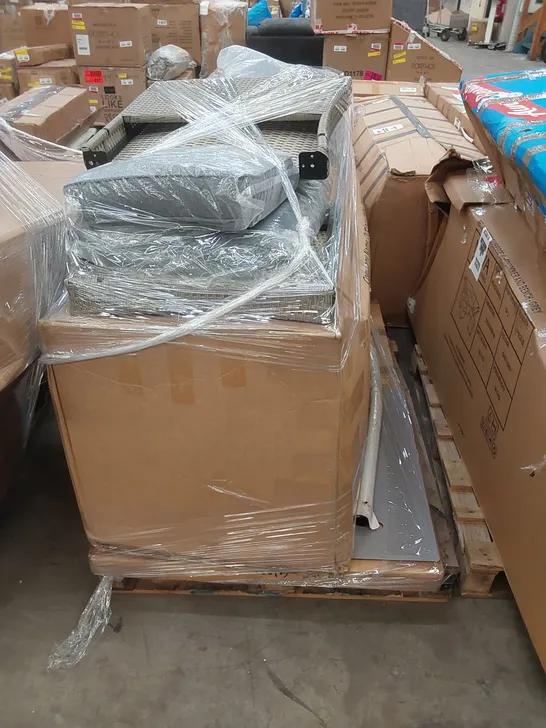 PALLET OF ASSORTED GARDEN AND PATIO FURNITURE PARTS 