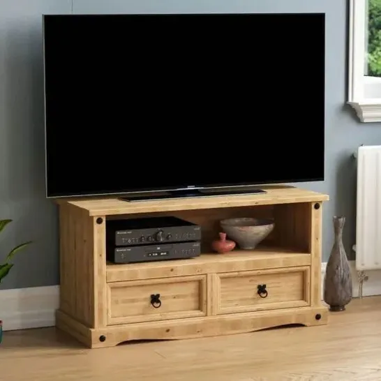 BOXED 2 DRAWER SOLID PINE WOOD FLAT SCREEN TV UNIT APPROX 100 X 40 X 51CM