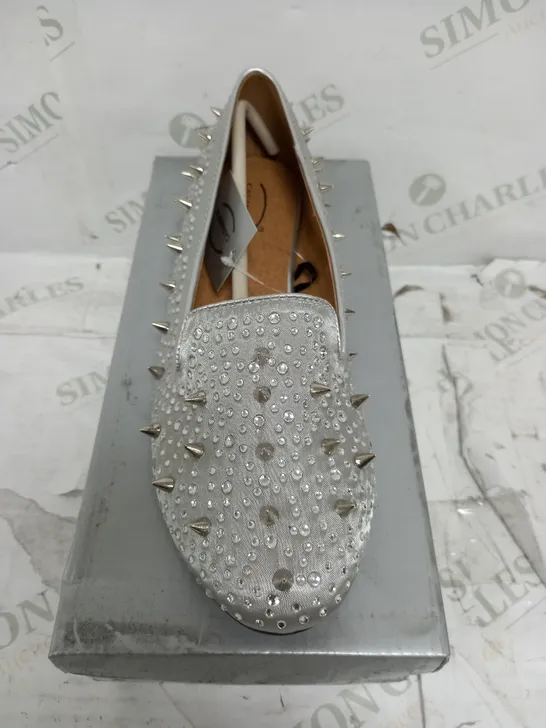 FLAT HEELED SILVER SPIKEY SHOE SIZE 6