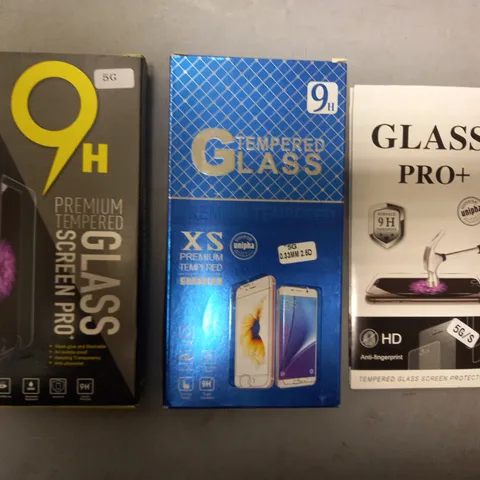 BOX OF APPROXIMATELY 20 ASSORTED MOBILE PHONE SCREEN PROTECTORS IN VARIOUS STYLES, FOR VARIOUS MODELS