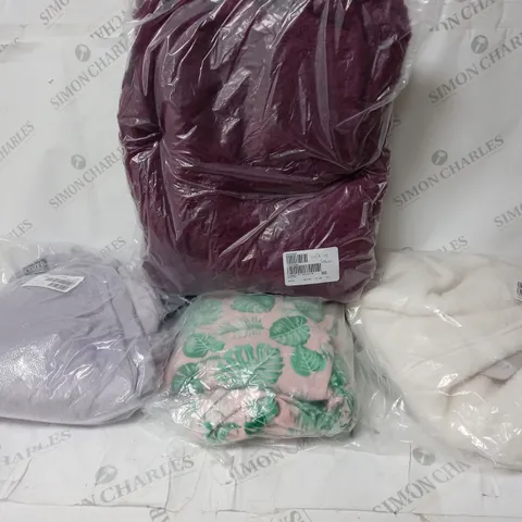 BOX OF APPROX 10 ASSORTED CLOTHING ITEMS TO INCLUDE - COZEE HOME - D&CO - JOULES CLOTHING ECT