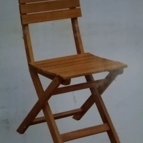 BOXED VIRGINIA FOLDING WOODEN CHAIR 