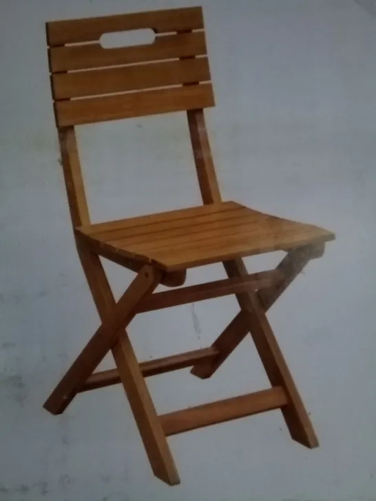 BOXED VIRGINIA FOLDING WOODEN CHAIR 