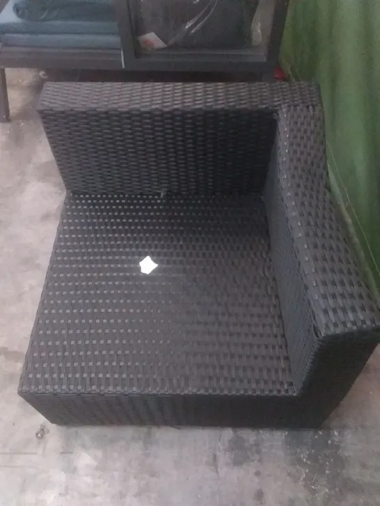 RATTAN EFFECT SOFA SECTION BLACK