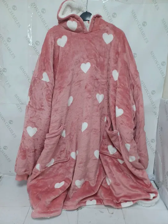 COZEE HOME OVERSIZED SNUGGLE HOODED BLANKET IN PINK HEARTS