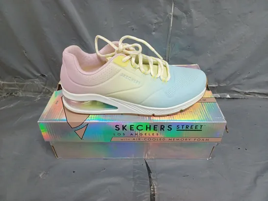 BOXED WOMENS SKECHERS AIR-COOLED MEMORY FOAM TRAINERS SIZE 6