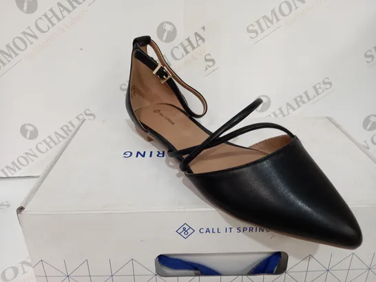 BOXED CALL IT SPRING ARAELIA FLAT SHOE - SIZE 5