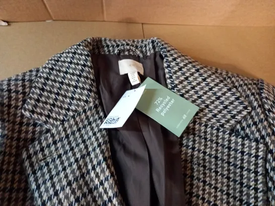 H&M BELTED BLAZER IN PATTERNED BROWN - EUR M