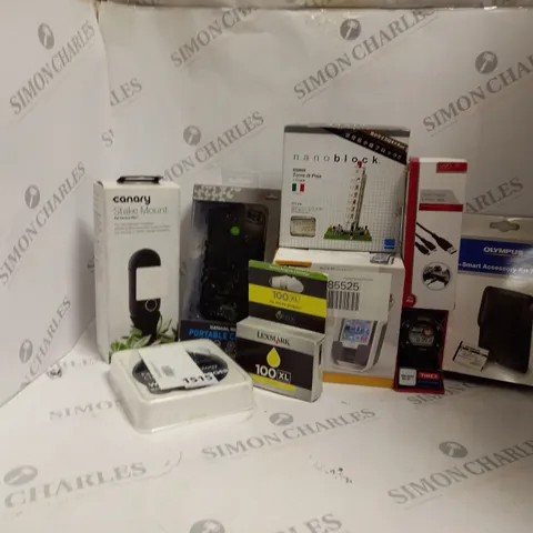 BOX OF ASSORTED ITEMS TO INCLUDE PORTABLE CHARGER, DUAL CONTROLLER WIRE, SMART ACCESSORIES KIT ETC 