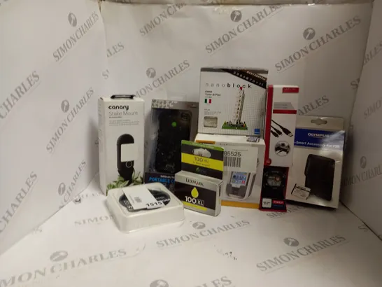 BOX OF ASSORTED ITEMS TO INCLUDE PORTABLE CHARGER, DUAL CONTROLLER WIRE, SMART ACCESSORIES KIT ETC 