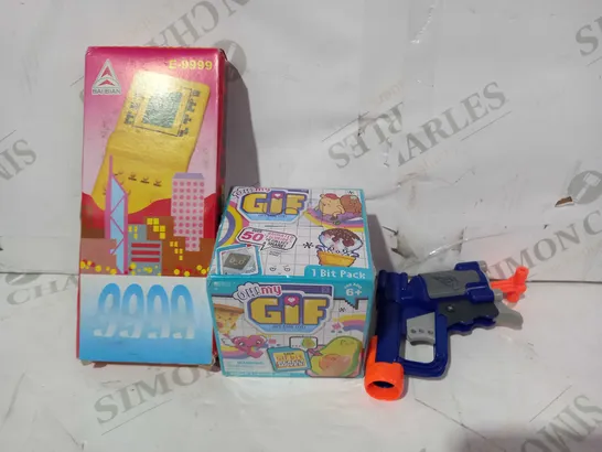 LOT OF APPROXIMATELY 15 ASSORTED TOYS AND GAMES TO INCLUDE NERF GUN, OH MY GIF, BAI BIAN BRICK GAME