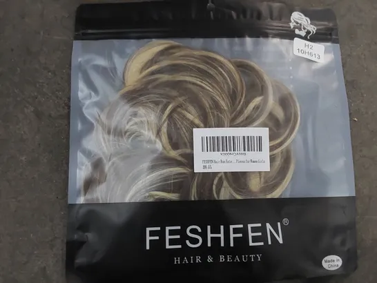 BOX CONTAINING APPROXIMATELY 40 BROWN/BLONDE HAIR BUN EXTENSIONS