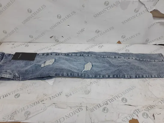 FITJEANS REGULAR V2 RIPPED HIGH WAISTED ACID WASH JEANS IN MEDIUM 