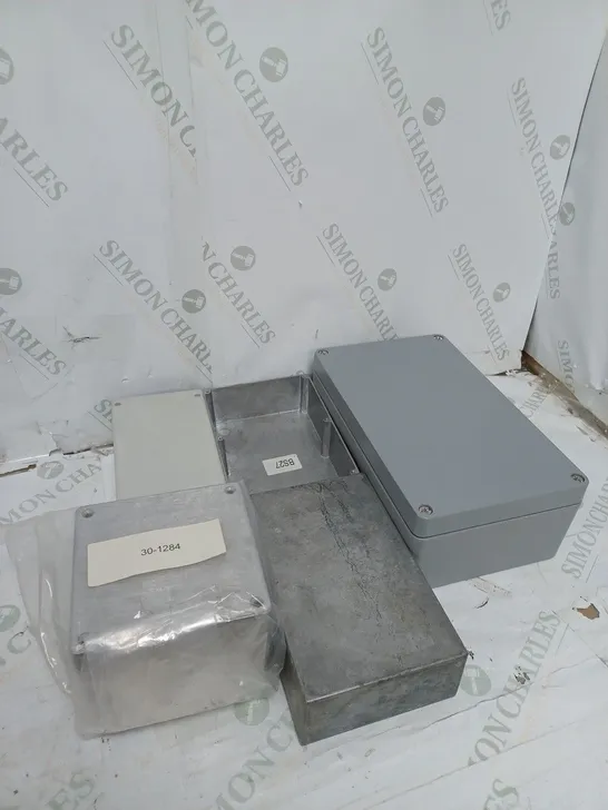 BOX OF ASSORTED METAL CONTAINERS AND METAL STORAGE CONTAINERS 