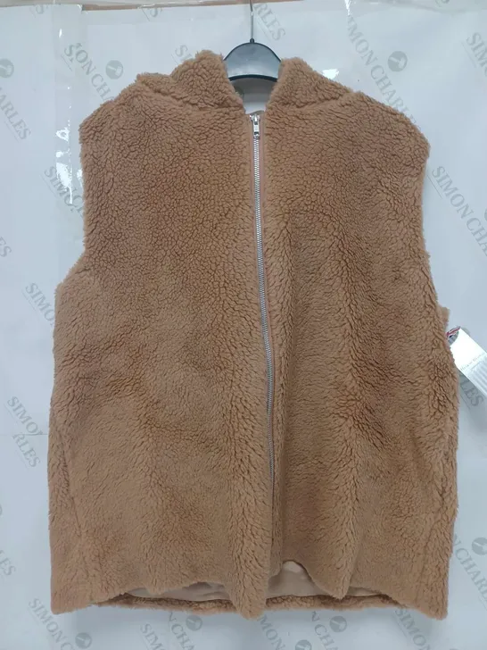 HELENE BERMAN LONDON TEDDY FLEECE GILET VEST IN CAMEL SIZE 18