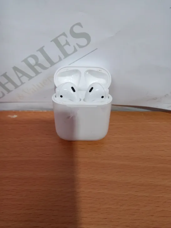 APPLE AIRPODS