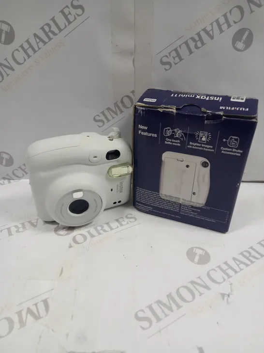 FUJIFILM INSTAX MINI 11 INSTANT CAMERA - WHITE RRP £94.99