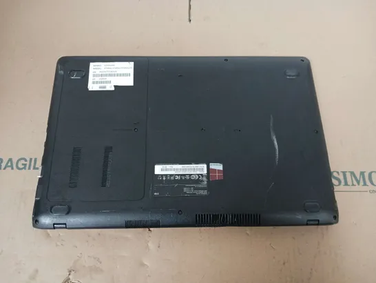 SAMSUNG 370R4E/370R4V/370R5E/3570RE/370R5V	15 INCH	I3-3110M 2.40GHZ