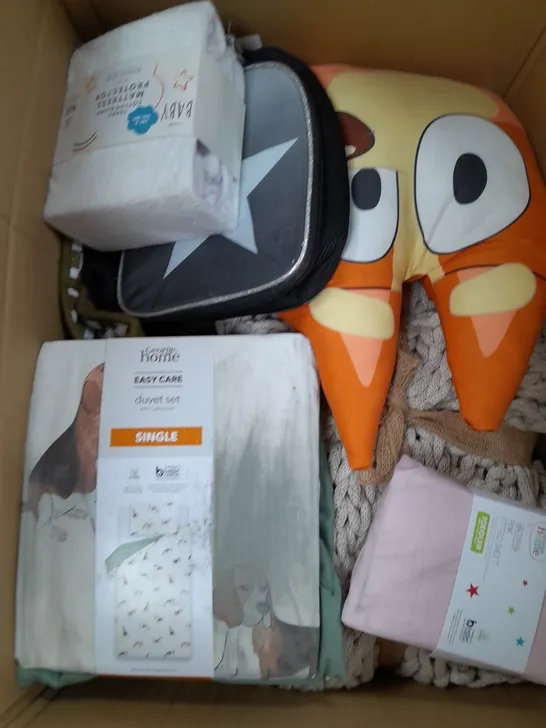 BOX OF APPROX 15 ASSORTED ITEMS TO INCLUDE - BLUEY TEDDY, LUNCH BOX, MATTRESS PROTECTOR ETC