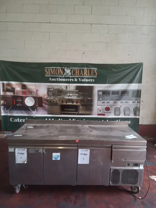 FOOD PREP STATION WITH UNDERCOUNTER FRIDGES 