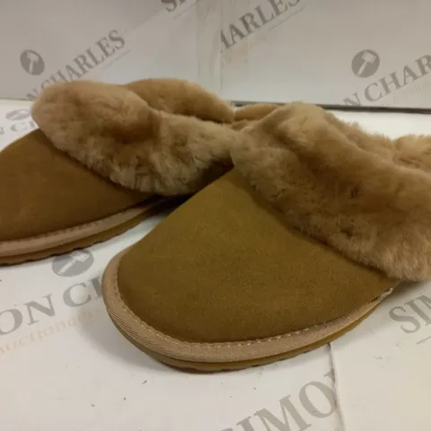 EMU NEST SLIPPERS IN CAMEL - 6