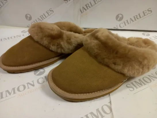 EMU NEST SLIPPERS IN CAMEL - 6