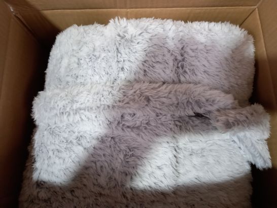 COZEE HOME TIPPED ULTRA FLUFFY ROBE GREY SMALL