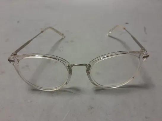 LONDON RETRO CLEAR FRAMED GLASSES IN CASE