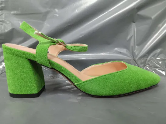 BOXED PAIR OF DESIGNER CLOSED TOE BLOCK HEEL SHOES IN GREEN EU SIZE 36