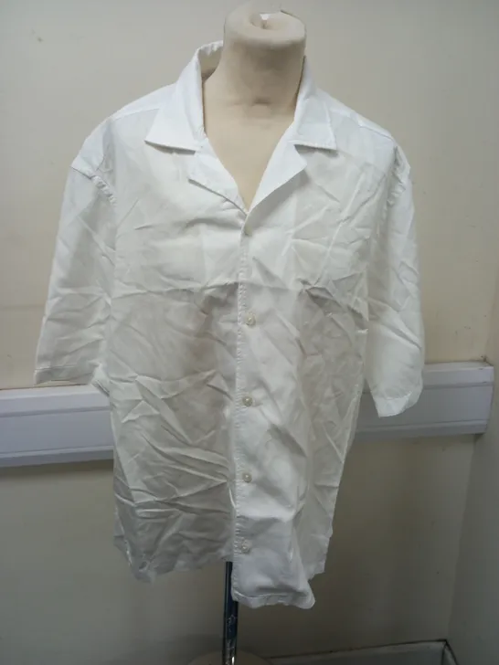 HUGO BOSS REGULAR FIT WHITE SHIRT - M