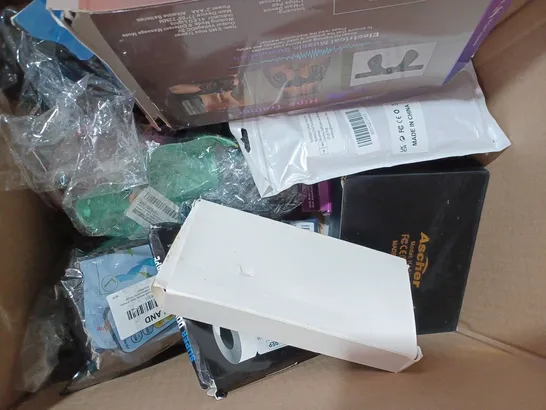 BOX OF APPROXIMATELY 10 ASSORTED HOUSEHOLD ITEMS TO INCLUDE POWER BANK, USB COLOUR HUMIDIFIER, MAGNETIC AIR VENT MOUNT, ETC