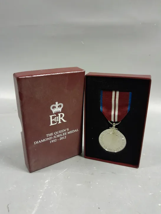 BOXED QUEENS DIAMOND JUBILEE COMMEMORATIVE MEDAL 