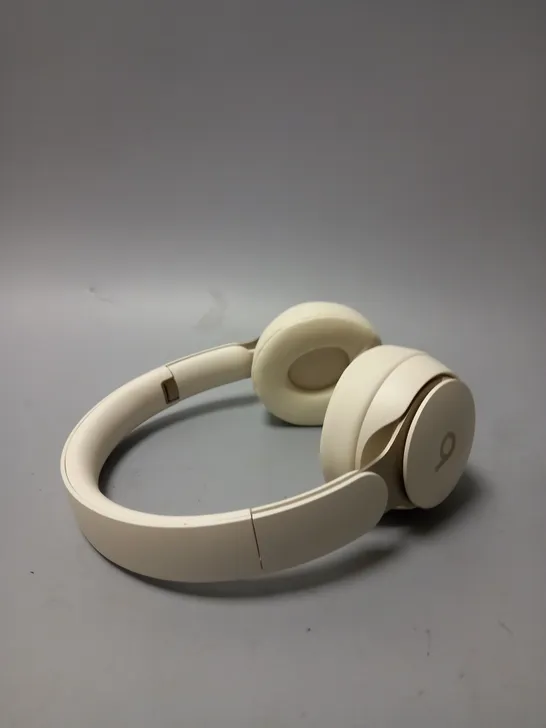 APPLE BEATS SOLO PRO HEADPHONES