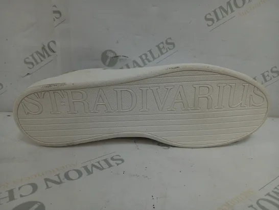 STRADIVARIUS WHITE LOW TRAINERS - UK 8