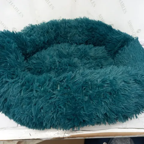 BELLA & TOBY DOG BED IN GREEN